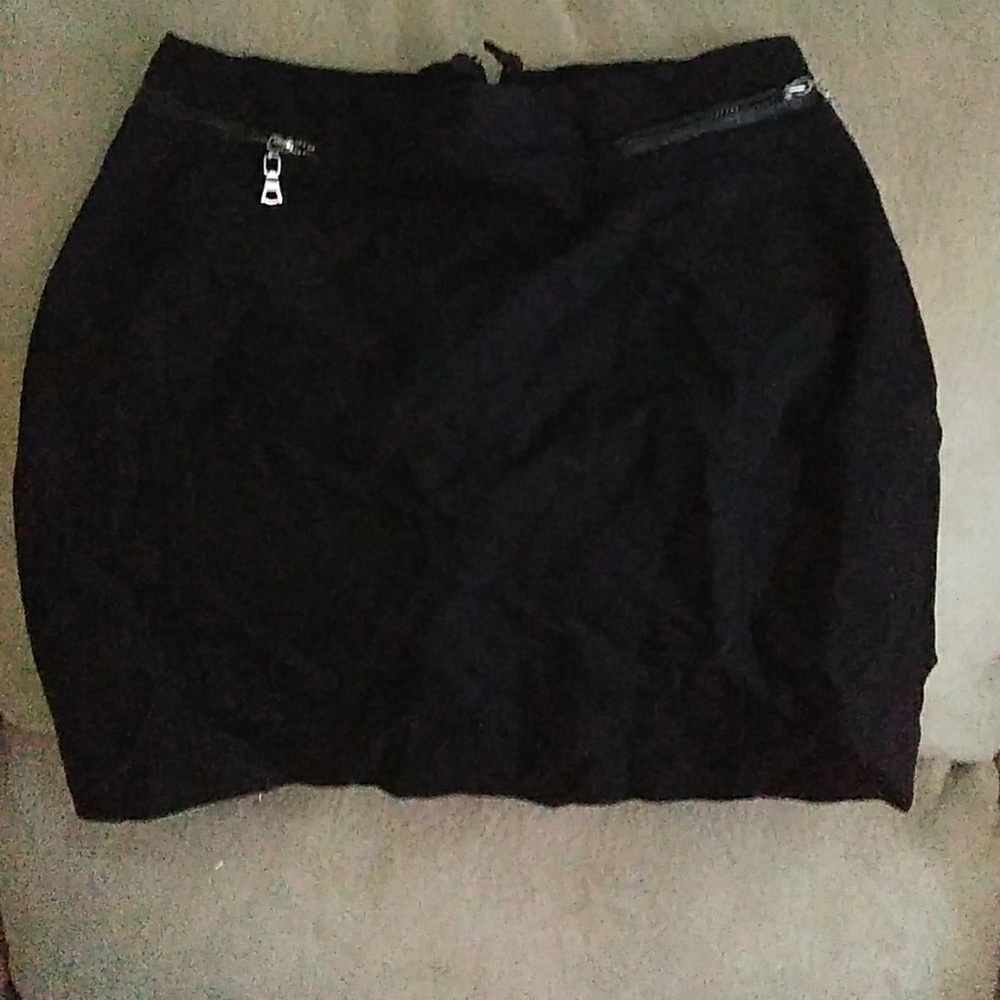 Little black skirt
